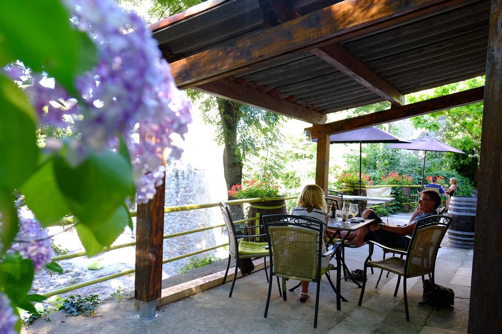 Maison Sous Le Pont Bed & Breakfast Meyras Exterior photo