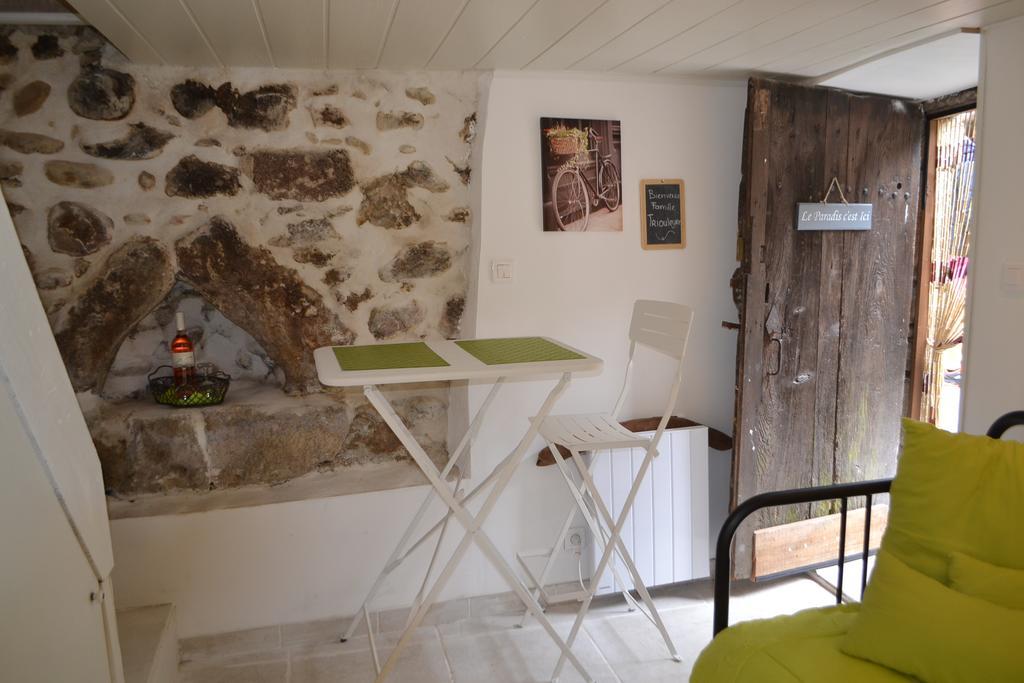Maison Sous Le Pont Bed & Breakfast Meyras Exterior photo
